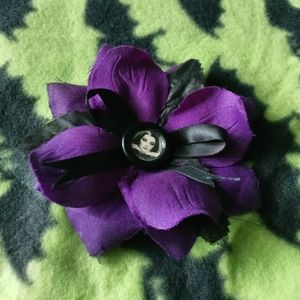 FREE with any $13+orderLily Munster Hair Accessory